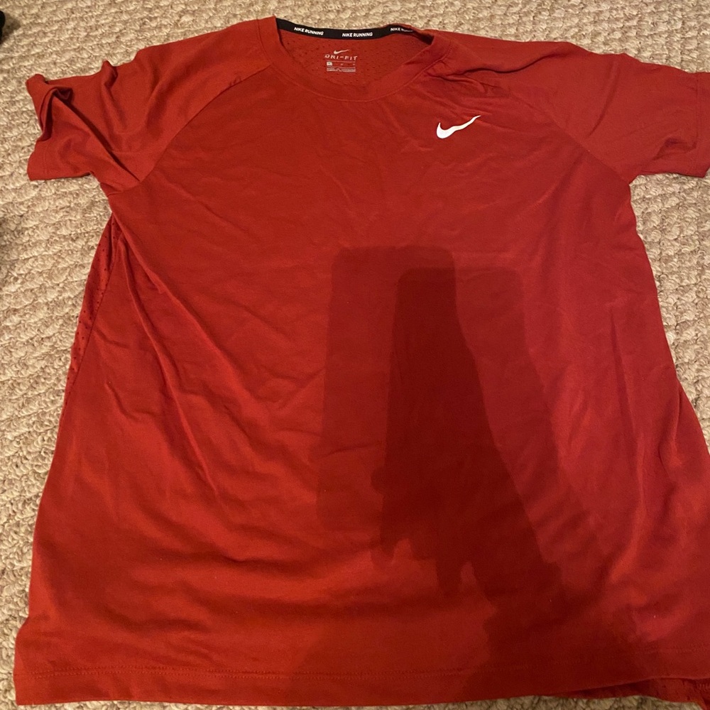 Nike top